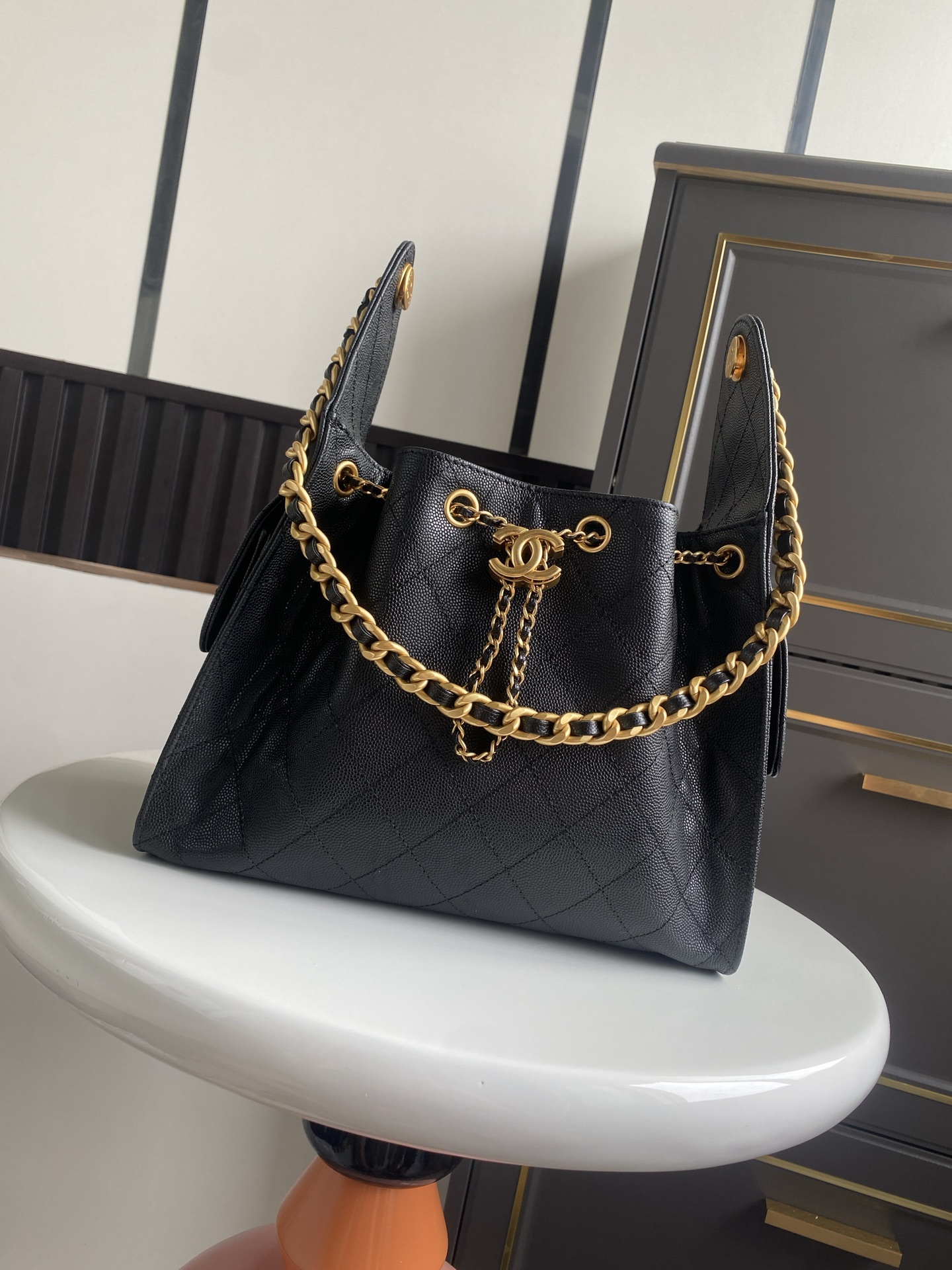 CHANEL 25 Large Backpack   Grained Calfskin & Gold-Tone Metal  Black
