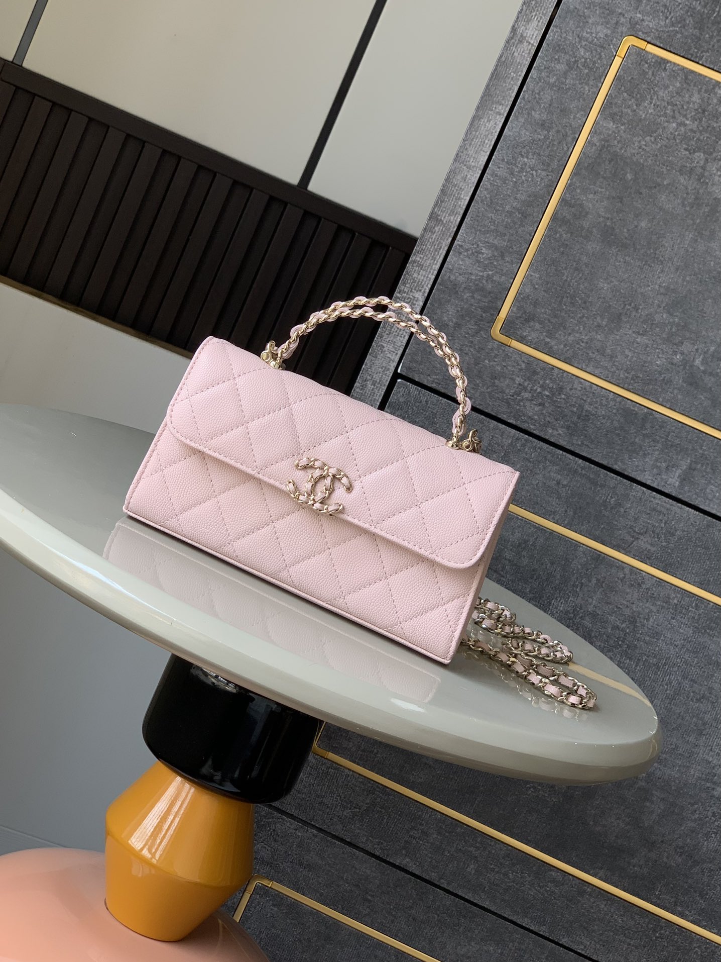 Chanel Clutch with chain – Grained shiny calfskin & gold-tone pink