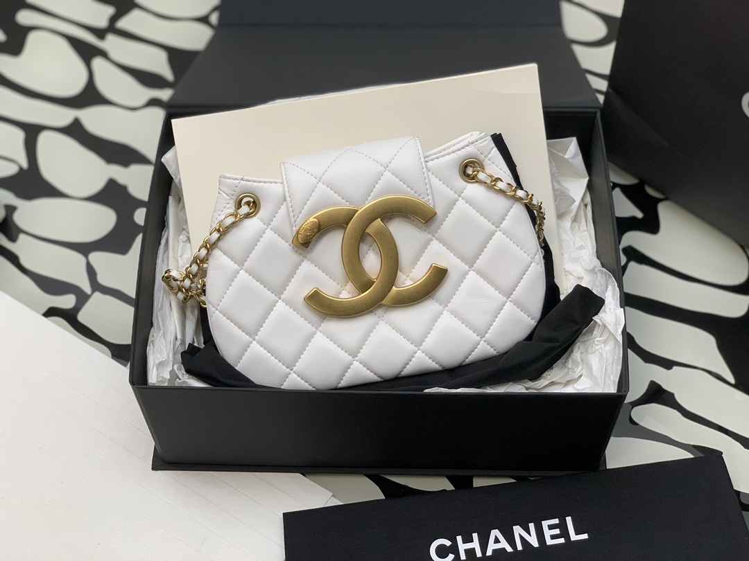 Chanel Mini bucket bag, Lambskin & gold-tone metal, white