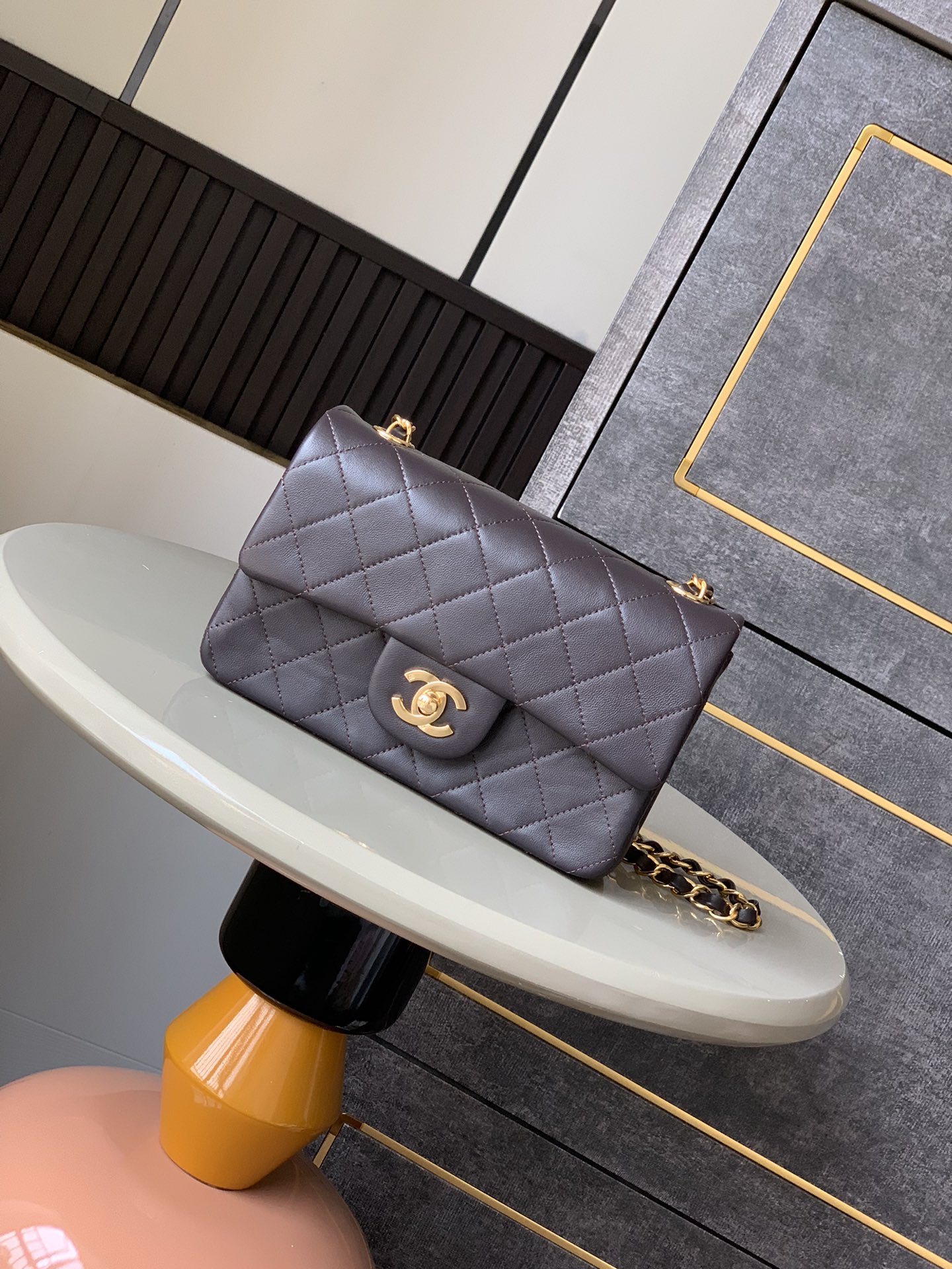 Chanel Flap Bag Medium 22k