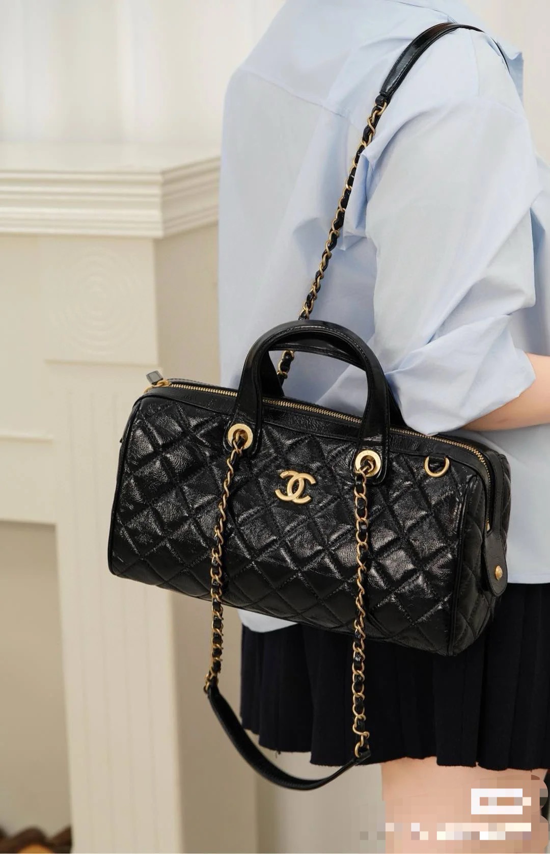 Chanel Travel bag, Patent crumpled calfskin & gold-tone metal ,