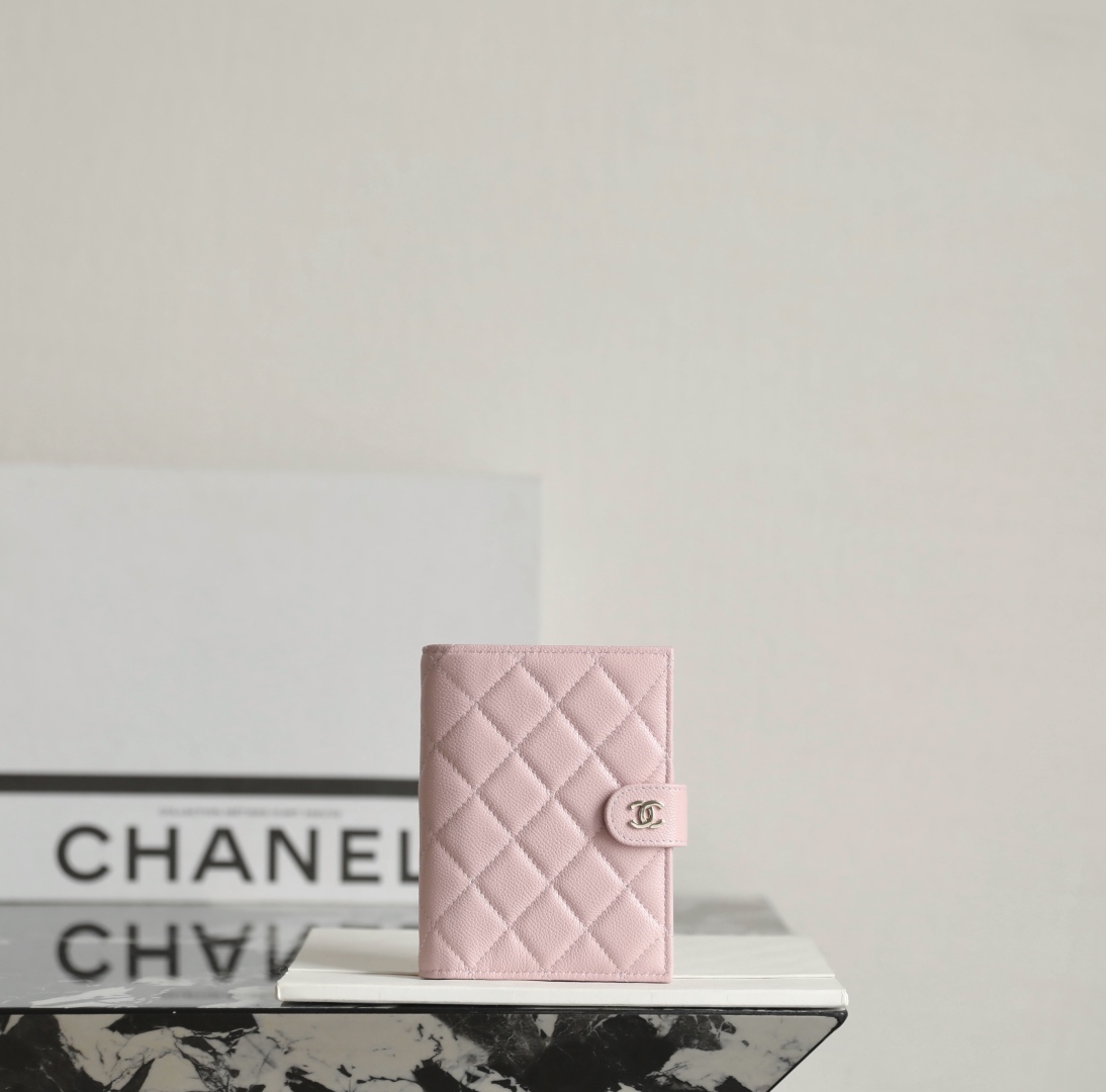 CHANEL Caviar Quilted Passport Holder Pink 1483053 |