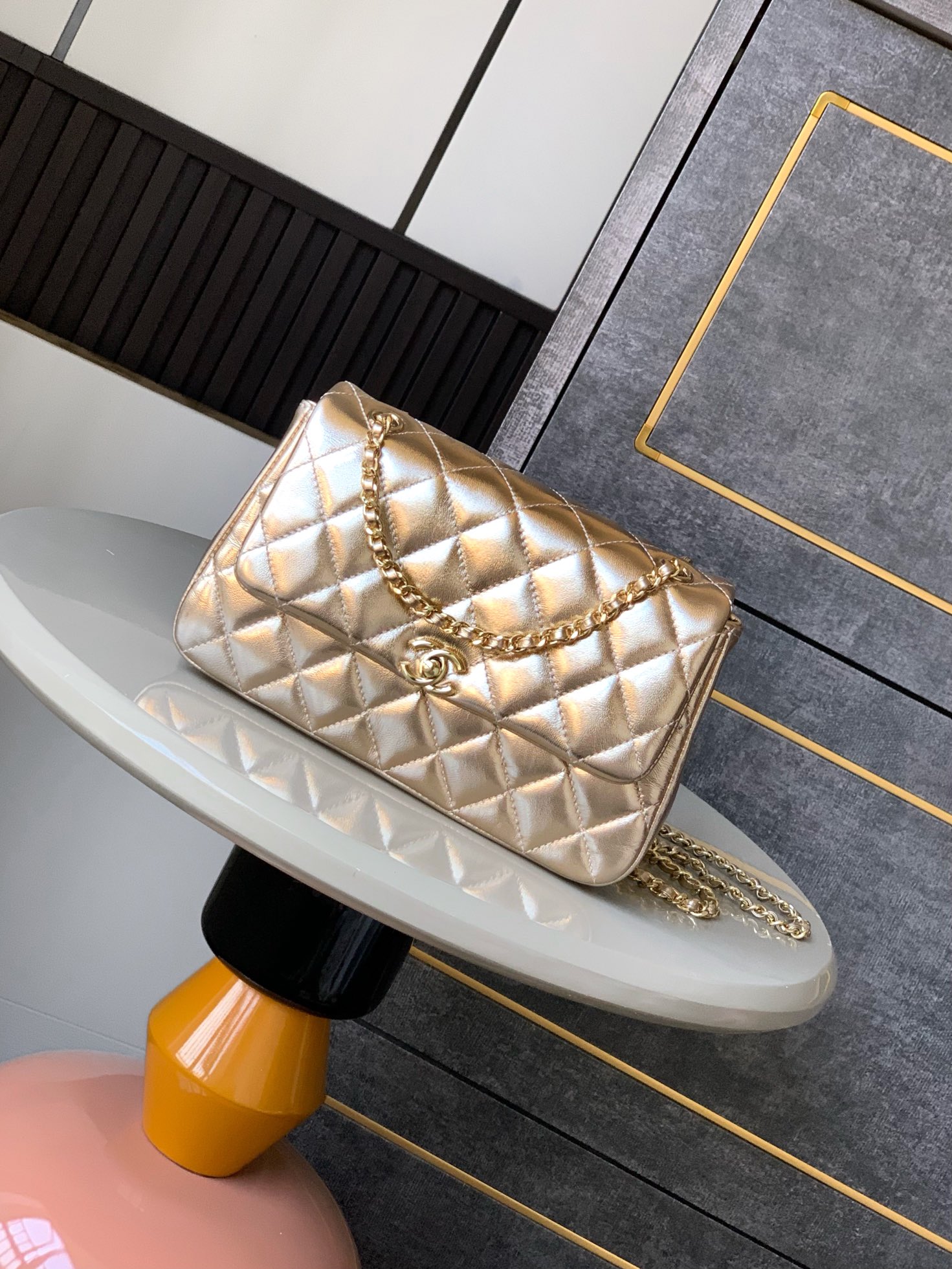 CHANEL Metallic Lambskin Quilted Flap Gold 1635743