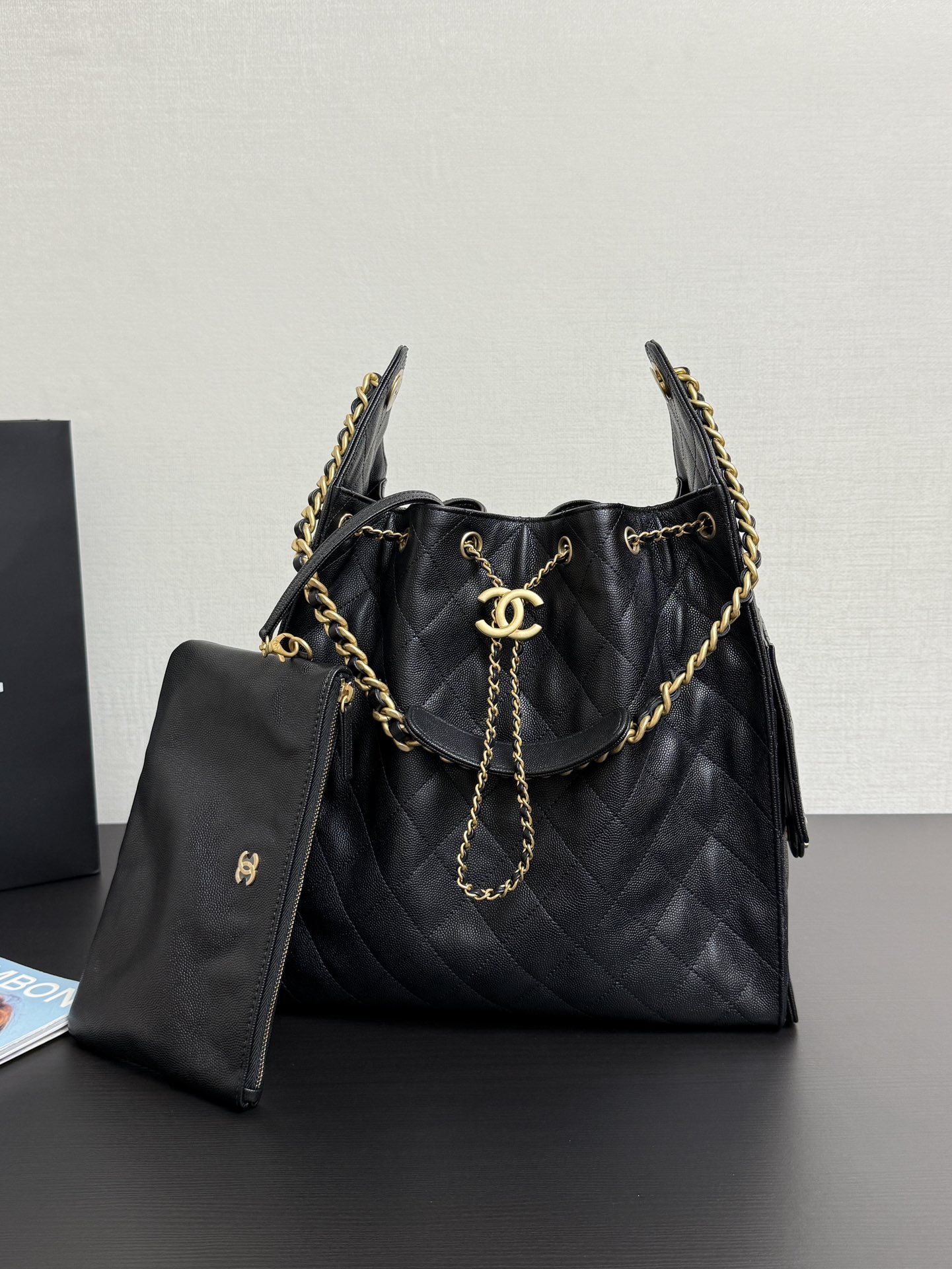CHANEL 25 Medium Handbag   Grained Calfskin & Gold-Tone Metal  Black