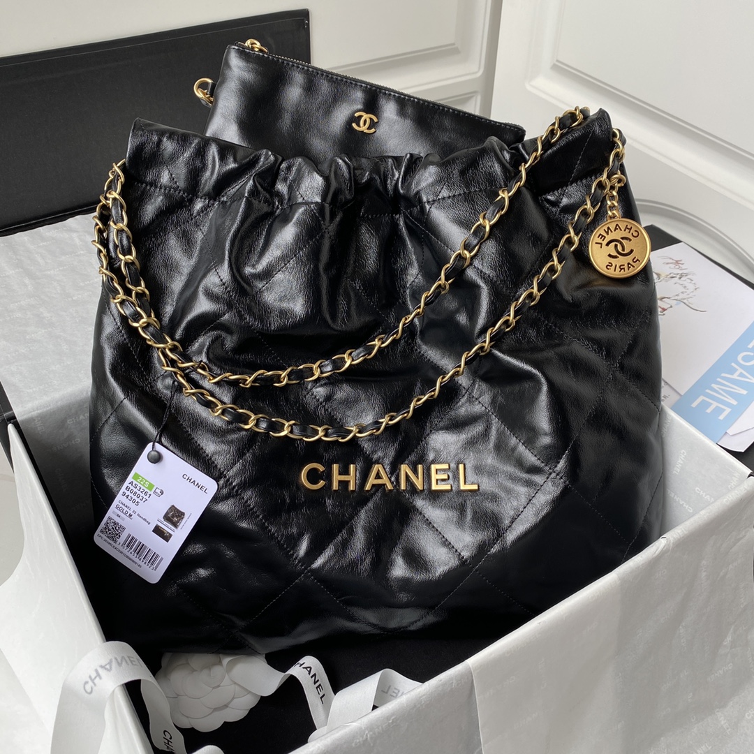 CHANEL 22 Handbag   Shiny Calfskin & Gold-Tone Metal  Black