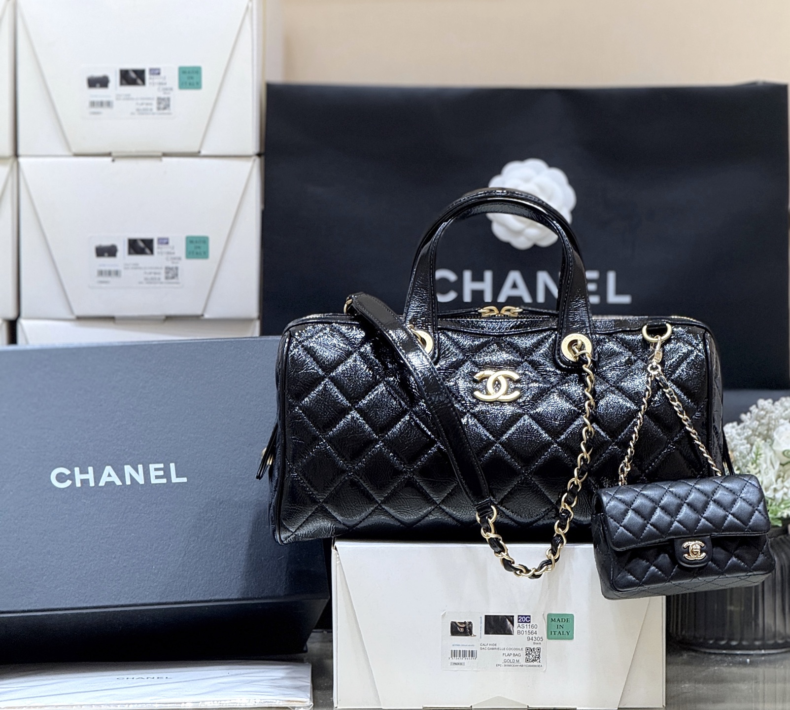 Chanel Vanity with chain – Shiny calfskin & gold-tone metal ,