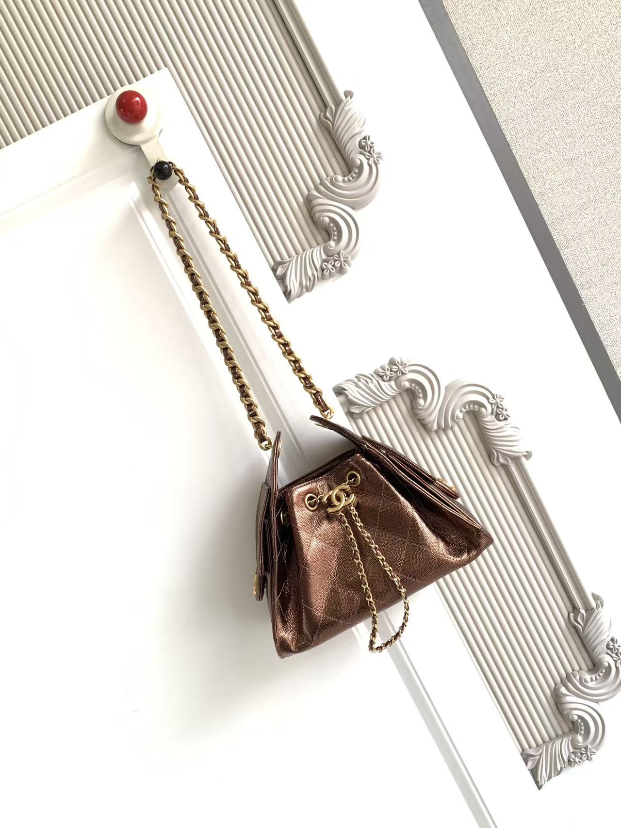 CHANEL 25 Small Handbag   Grained Calfskin & Gold-Tone Metal  Burgundy