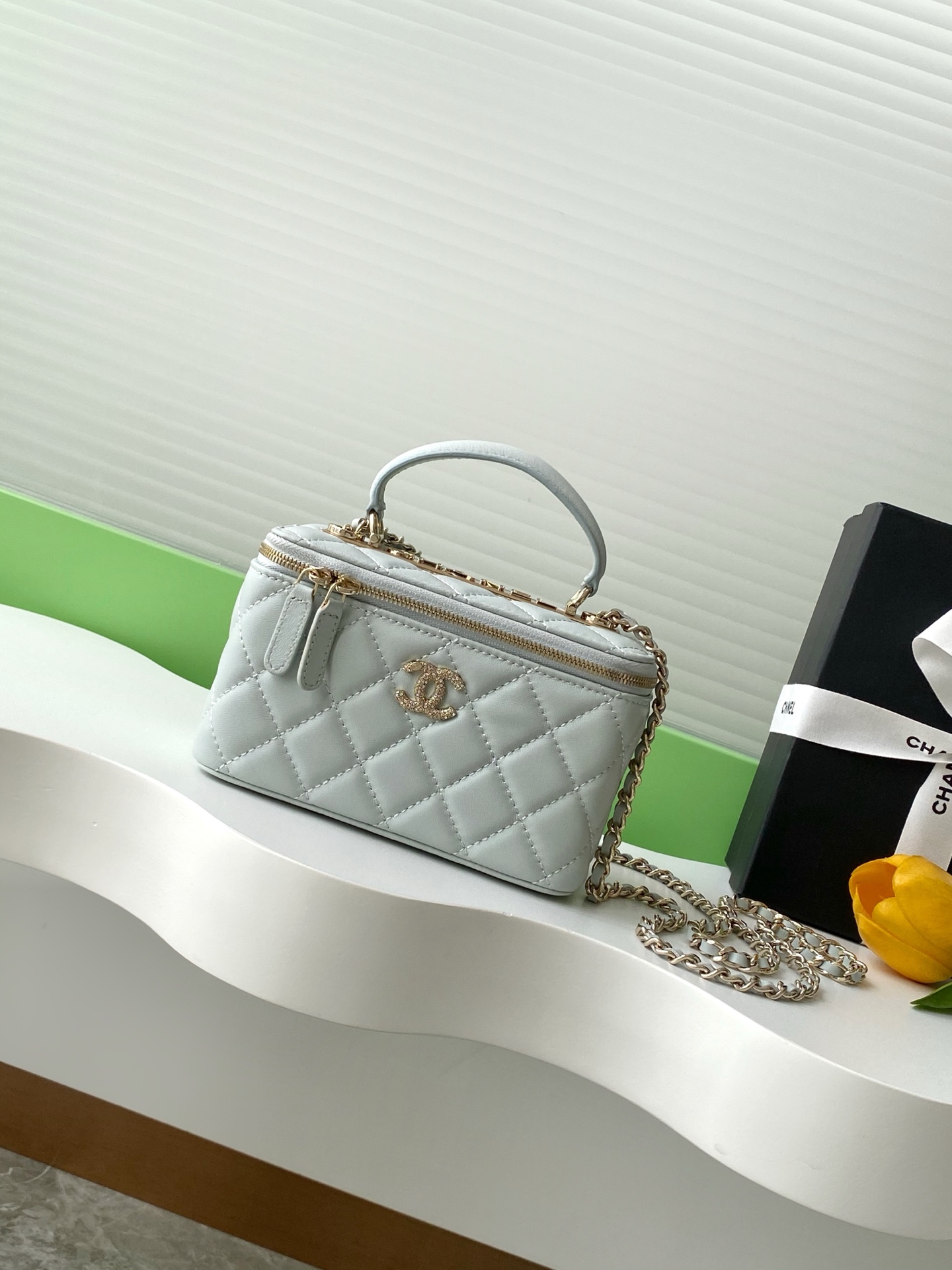 Chanel Vanity bag with chain and handle Blue Leather ref.403912