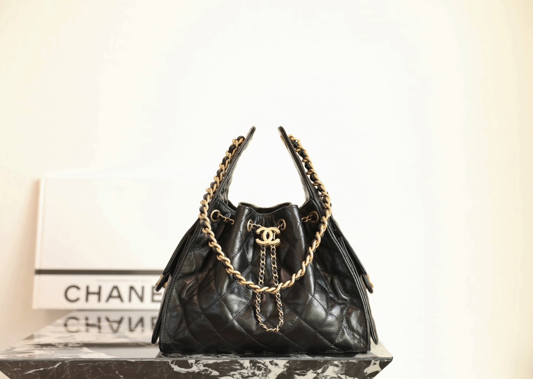 CHANEL 25 Small Handbag   Grained Calfskin & Gold-Tone Metal  Light black