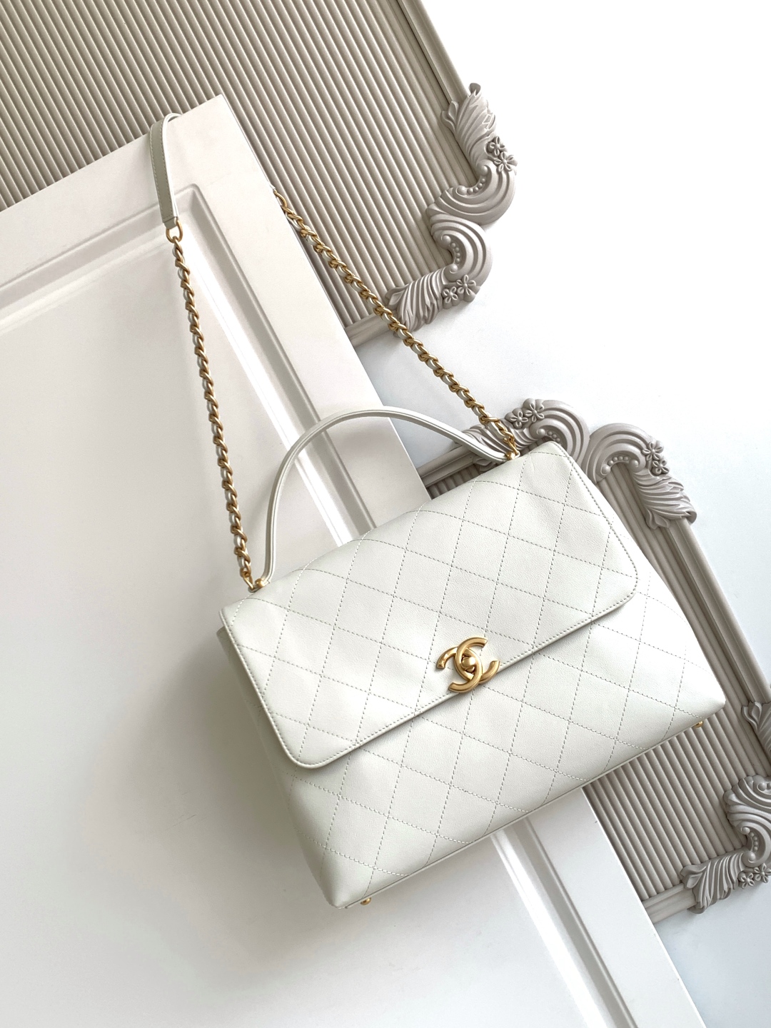 CHANEL Top handle Chain Shoulder bag AS2826 Leather White/252755