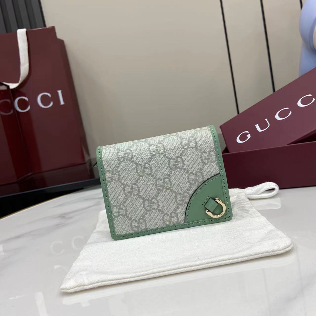 Gucci GG Emblem small wallet in Beige Orange GG Canvas