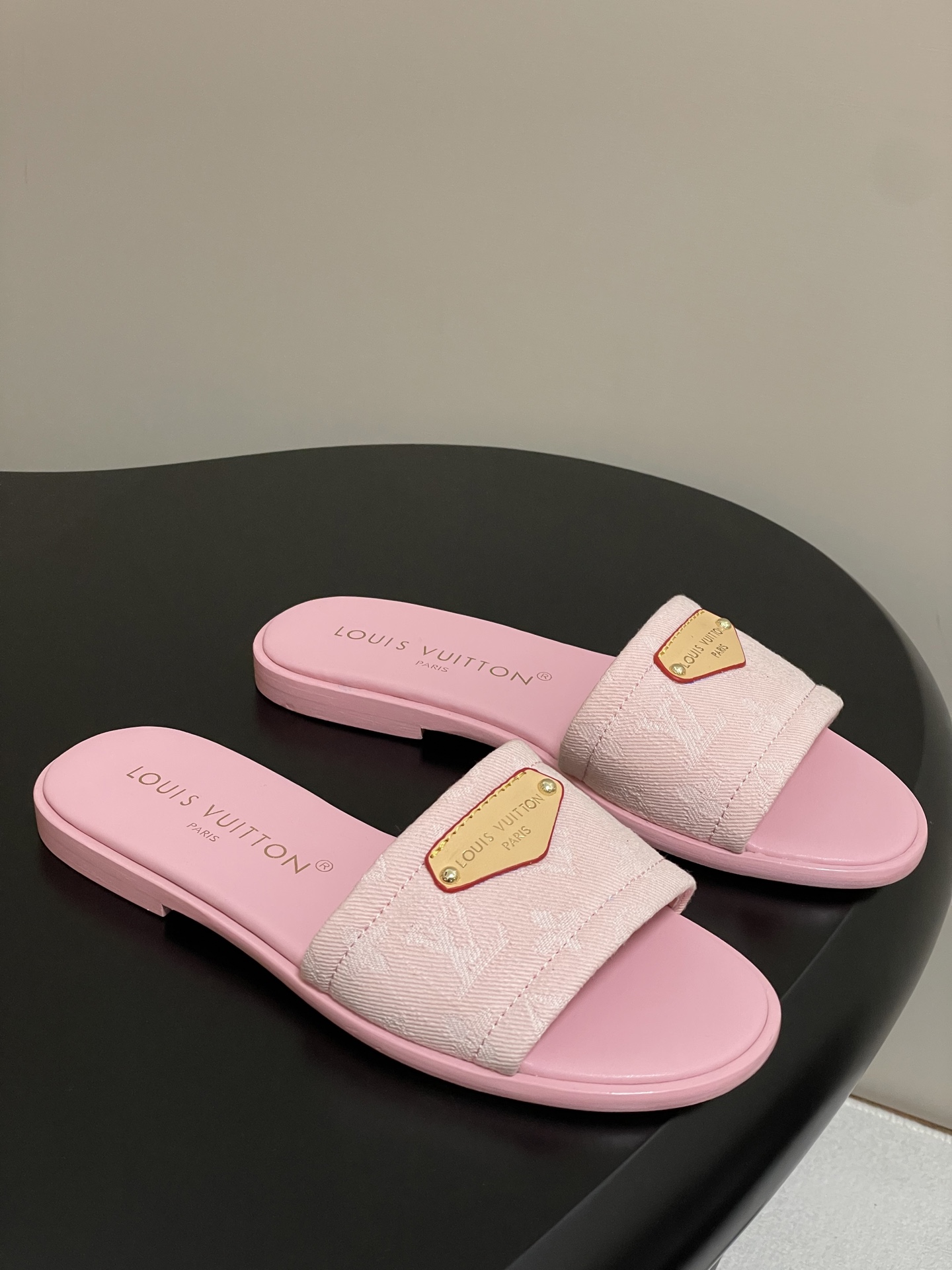 LOUIS VUITTON LILY FLAT MULE ROSE 1AGX46