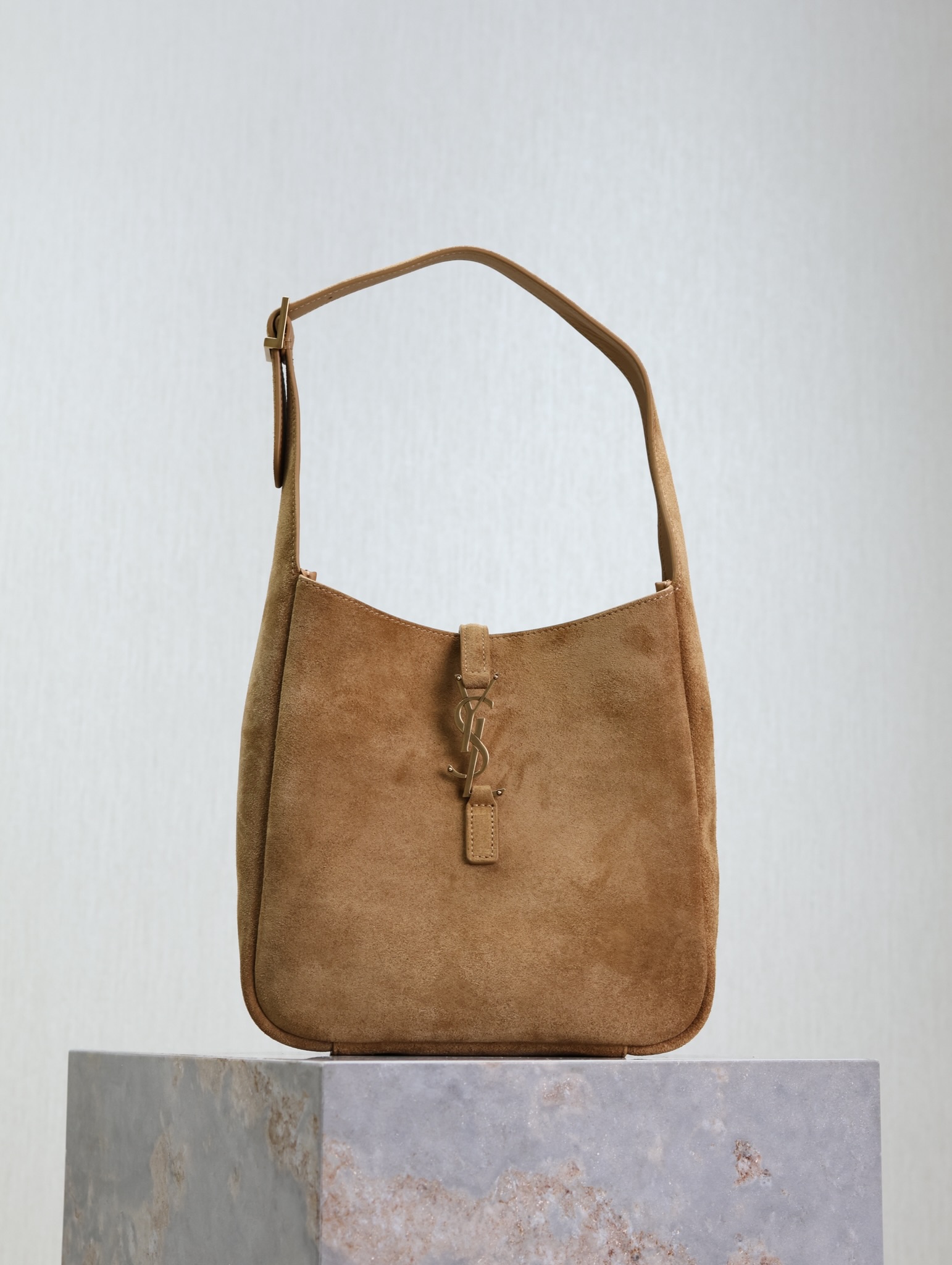 Saint Laurent Le 5 a 7 Soft Large Shoulder Bag in Suede