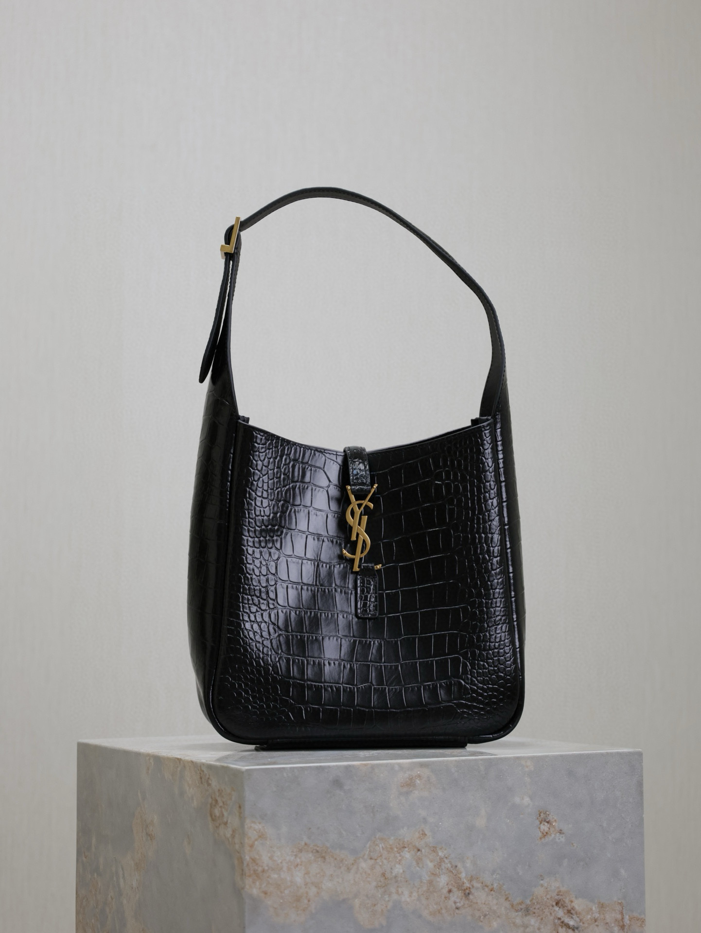 Saint Laurent Le 5 à 7 Croc-Embossed Calfskin Hobo Bag black