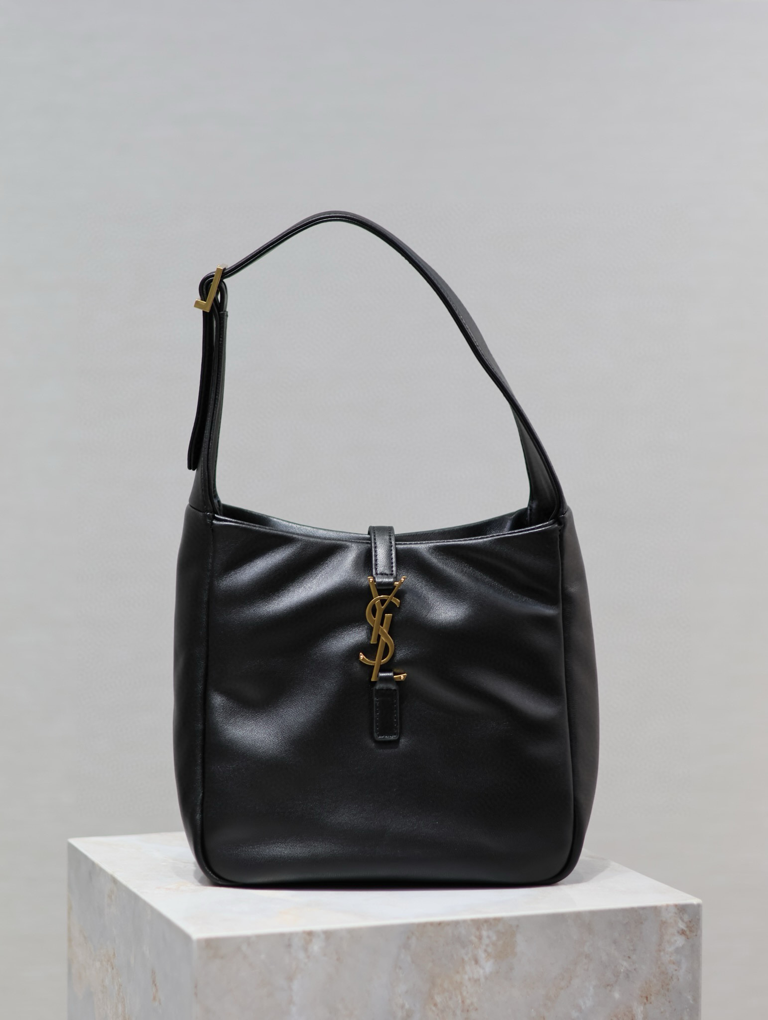 Saint Laurent Le 5 à 7 Small padded leather shoulder bag