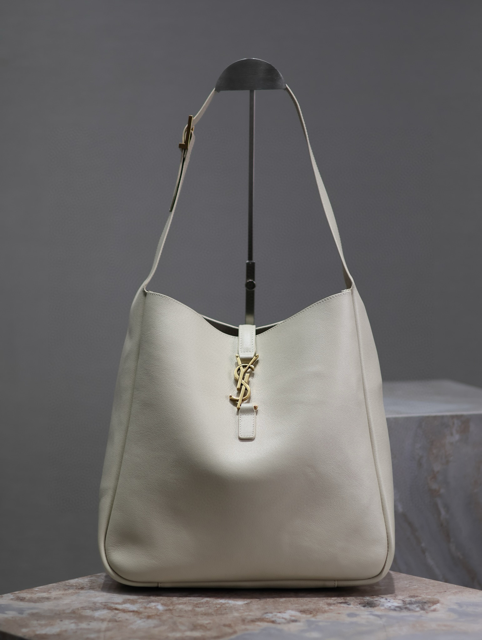 Saint Laurent Taupe Supple Grained Leather Large Le 5