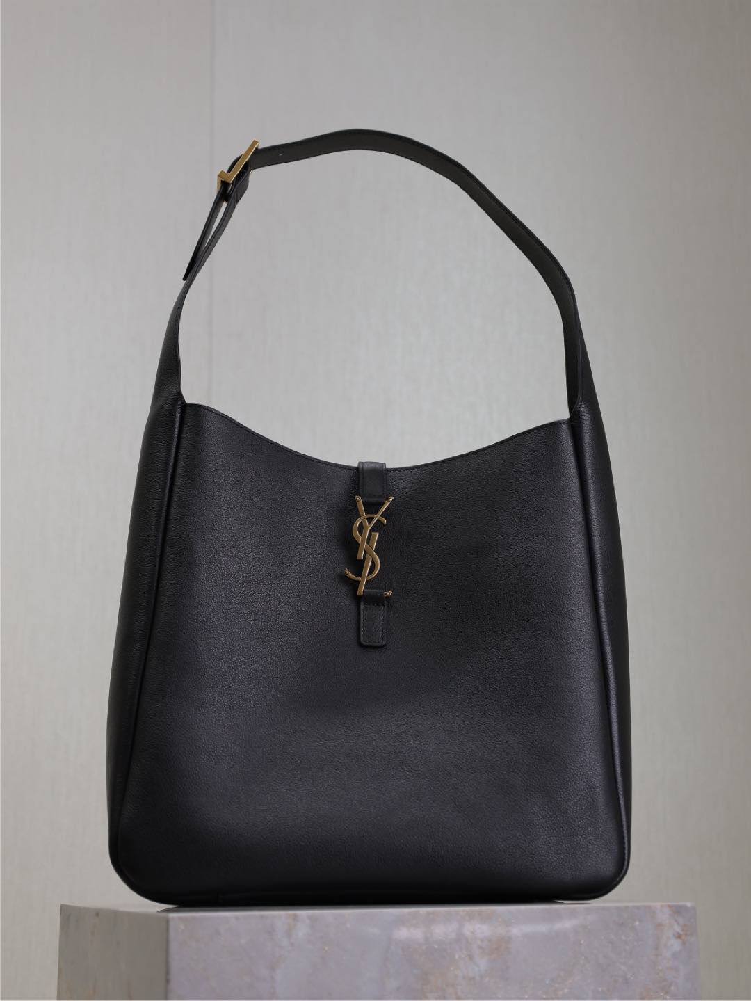 Saint Laurent Black Le 5a7 S Shoulder Bag