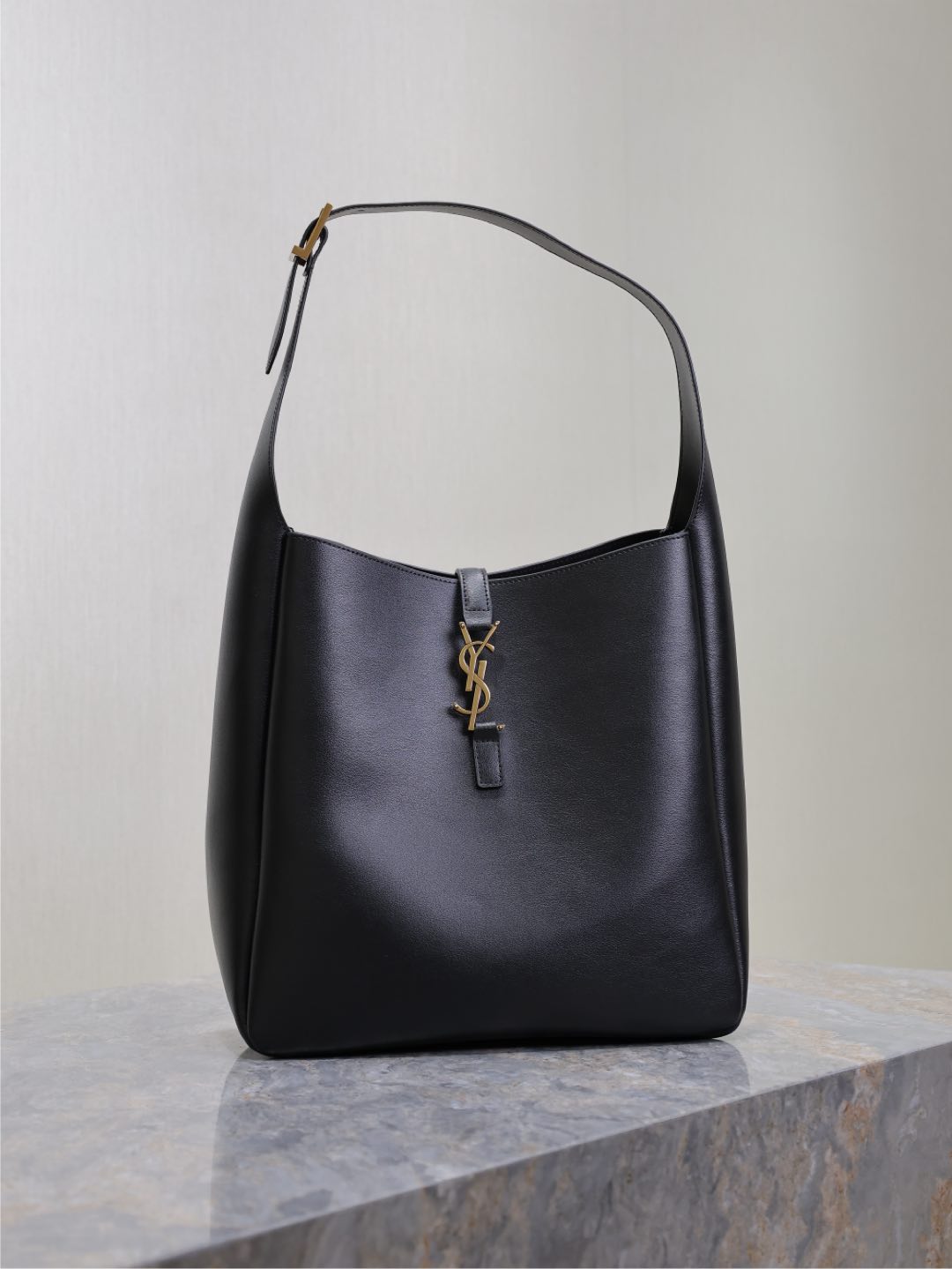 Saint Laurent Large Le 5 à 7 Leather Shoulder Bag | Black