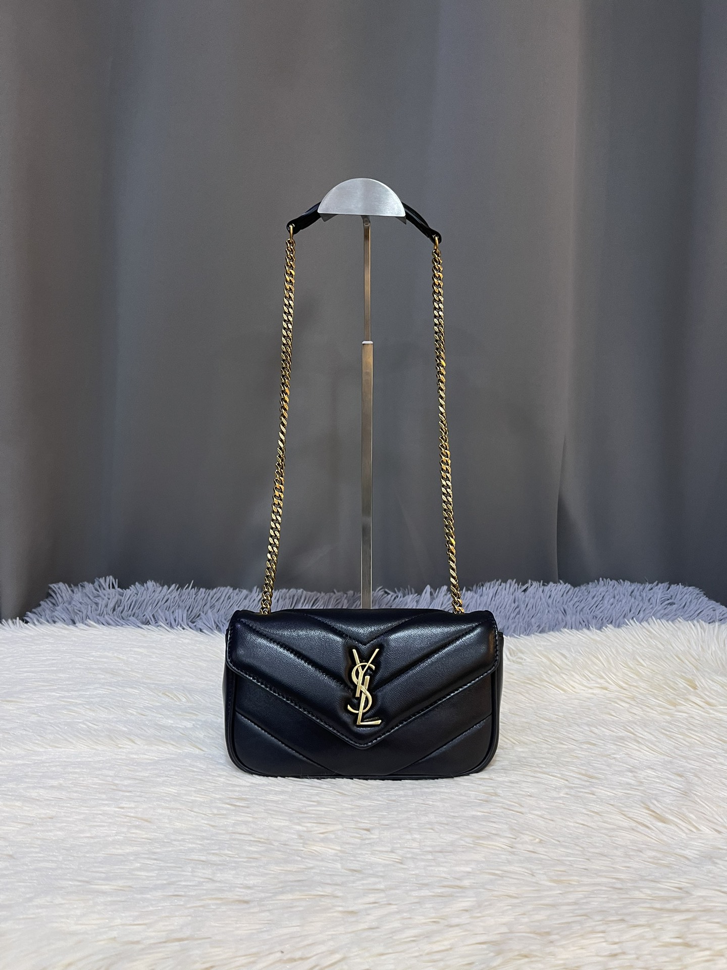 Yves Saint Laurent YSL Loulou Mini Chain Bag 821749AAEAX1000 black