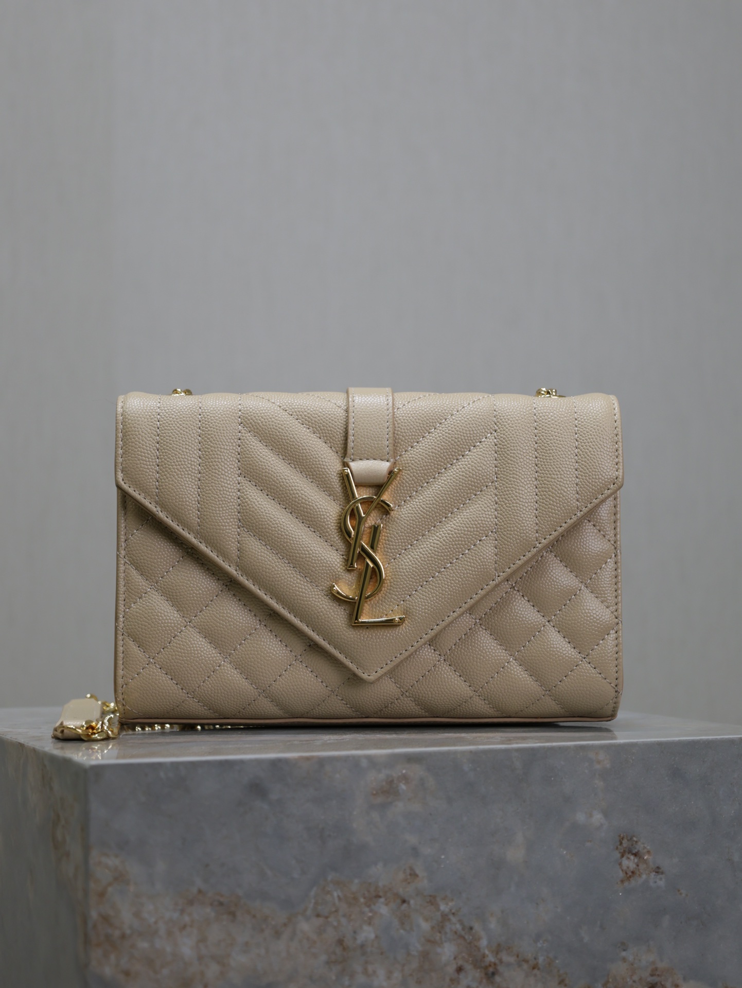 Saint Laurent Envelope Medium ‘Greyish Brown’