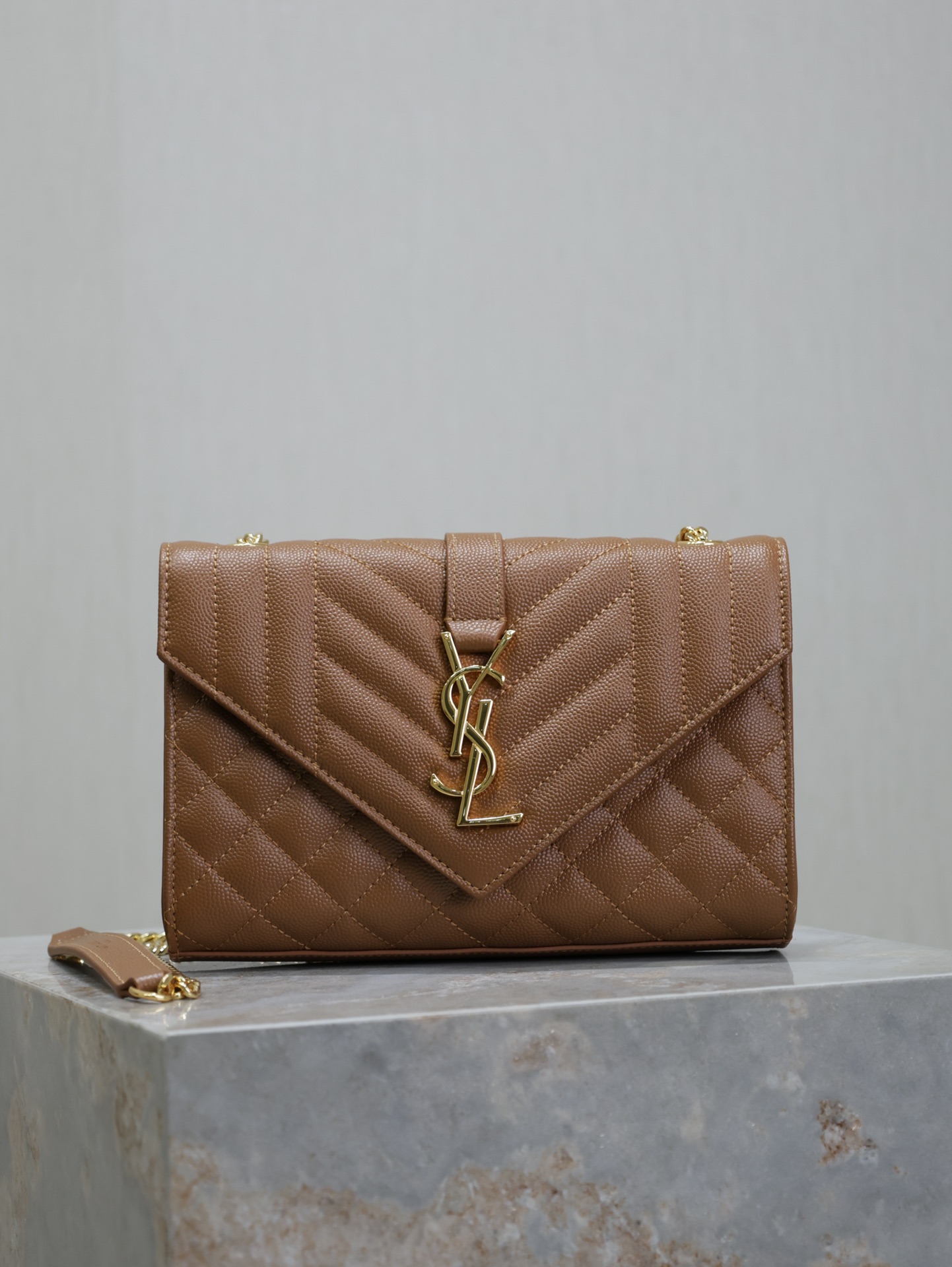 Saint Laurent Women s Small Le Shoulder Bag in brown Black