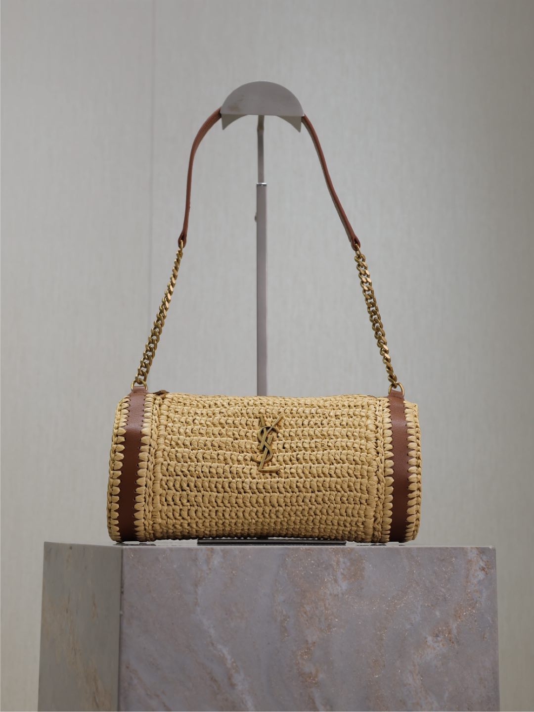 SAINT LAURENT Sade Raffia Shoulder Bag in Naturale/brick