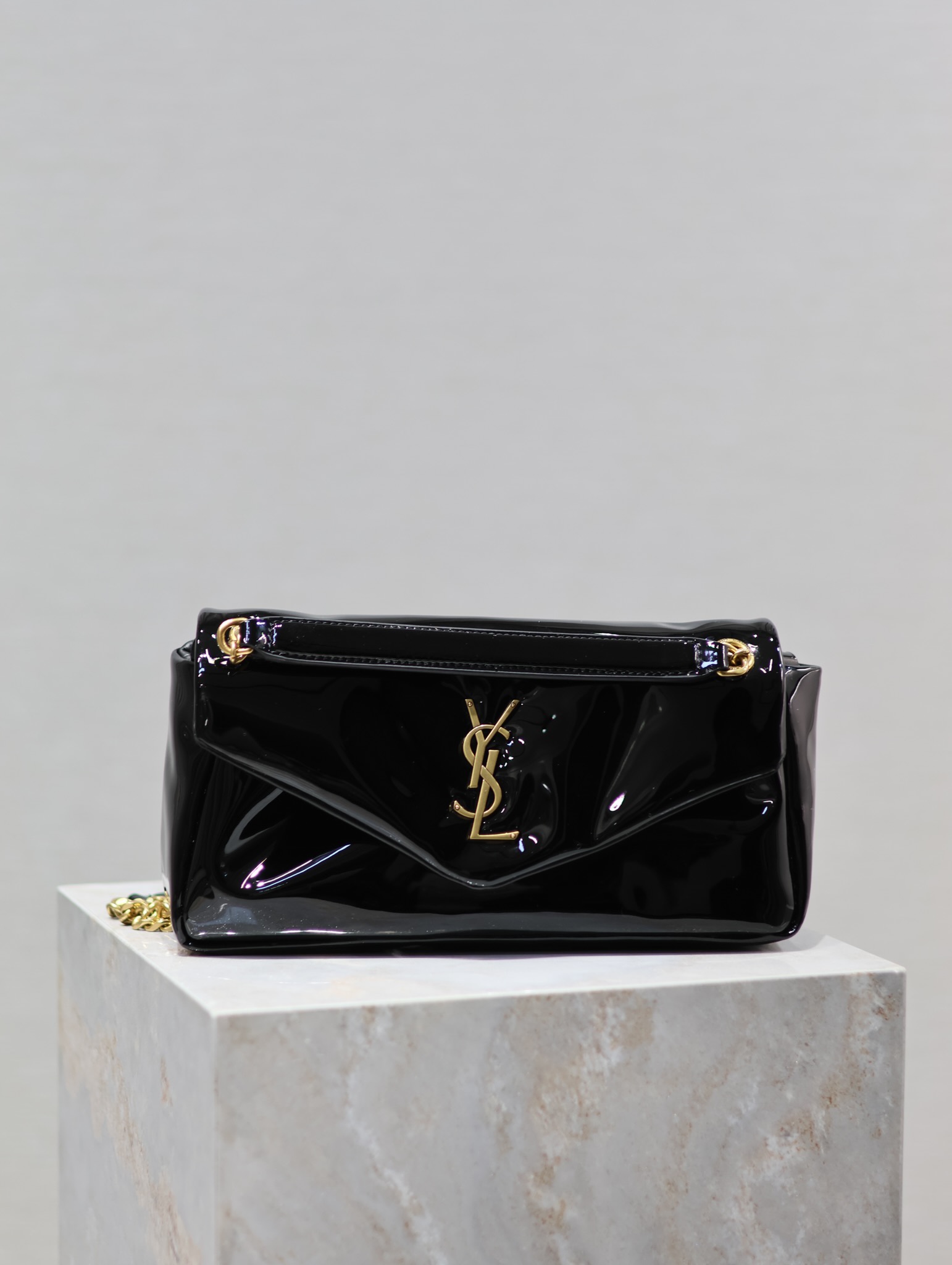 SAINT LAURENT Patent Calfskin Calypso Black 1475621