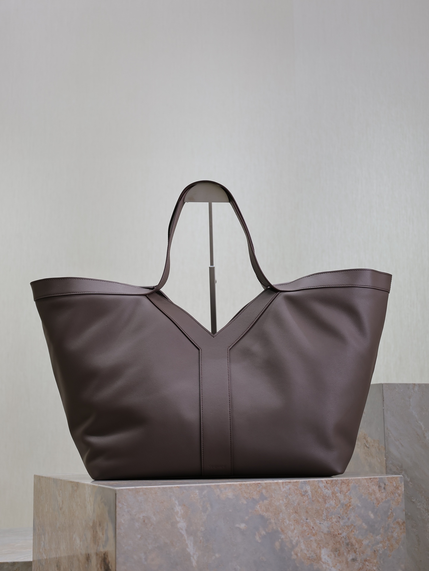 Saint Laurent Y tote in leather | Saint Laurent