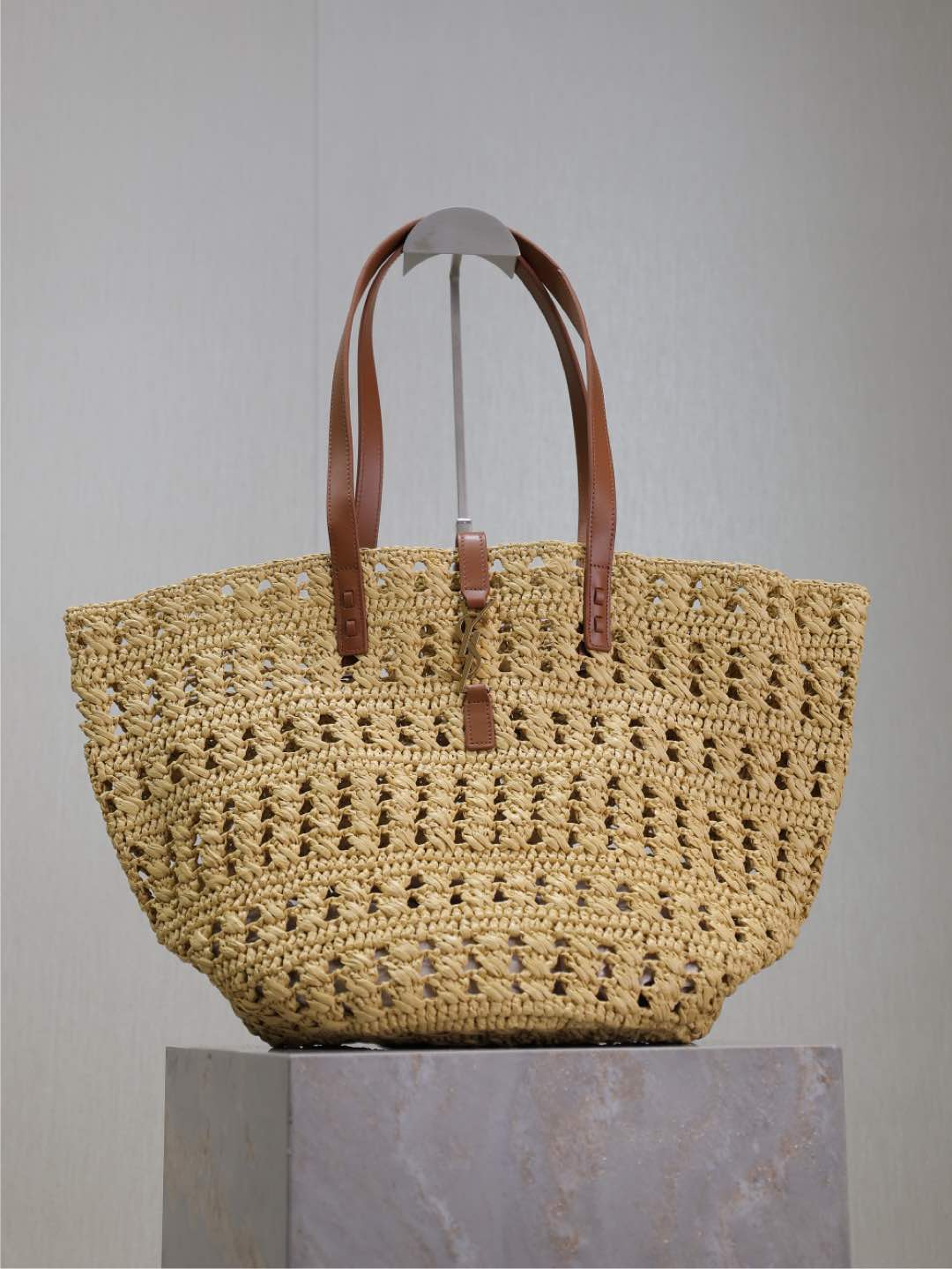 Saint Laurent Small Panier Raffia Bag ‘Naturale/Brick’ – 685618 GAABB 2080