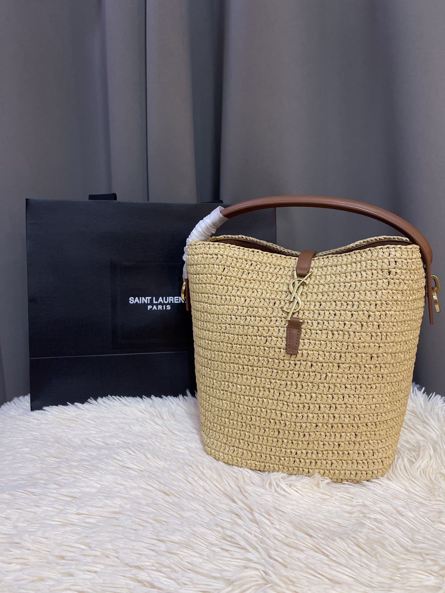 Saint Laurent Le 37 Bucket Bag In Green for Women