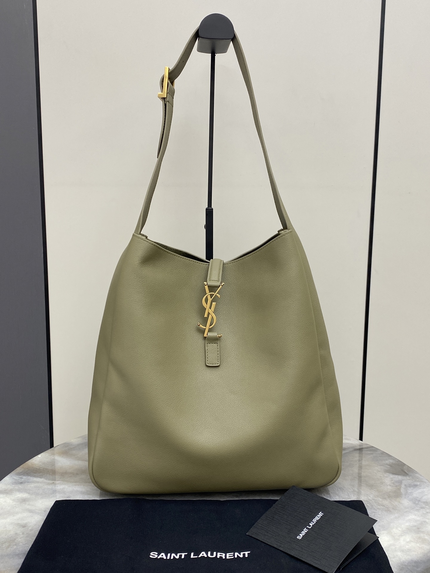 Saint Laurent Le 5 Ã 7 Shoulder Bag | Green |