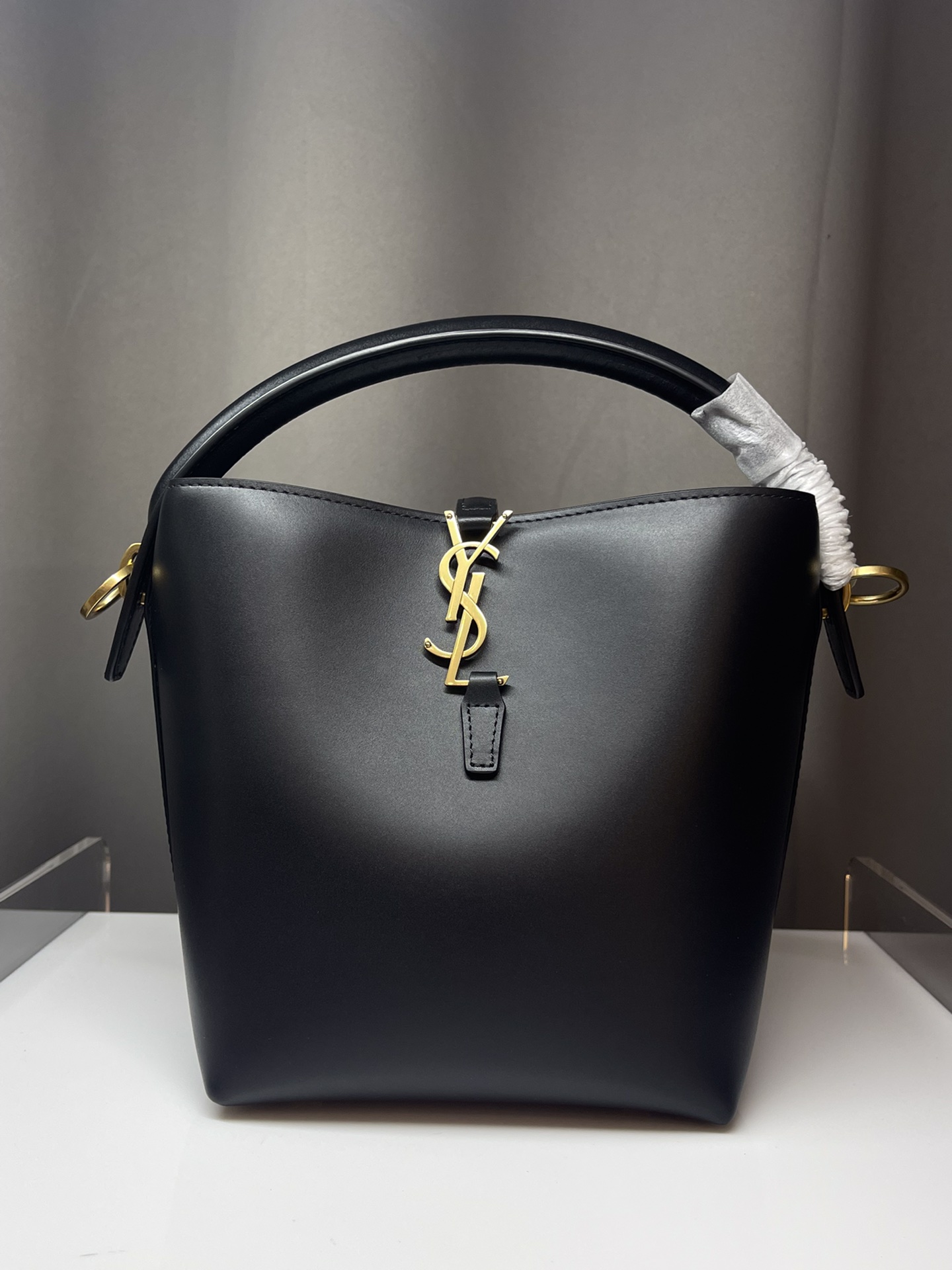 Saint Laurent Le 37 Bucket Bag | Black |