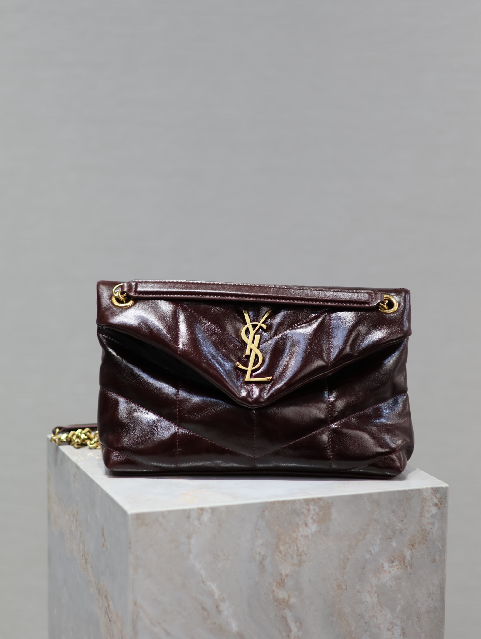 SAINT LAURENT Patent Quilted Small Loulou Puffer Monogram red