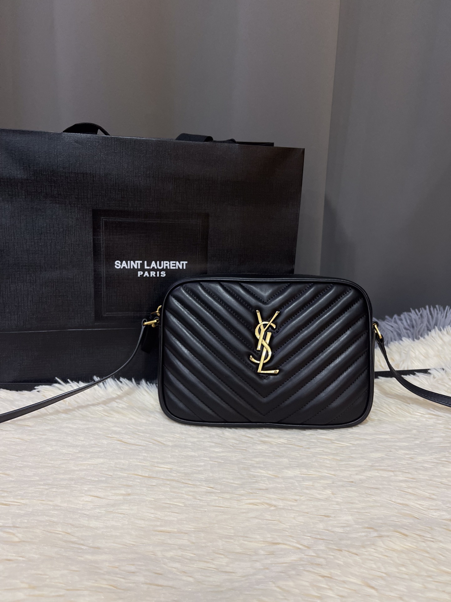 Saint Laurent YSL Black Lou Camera Bag Leather ref.696242