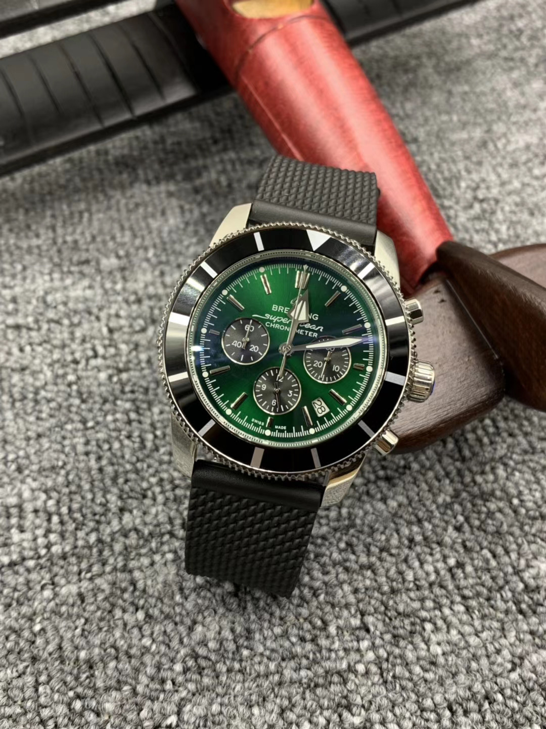 Breitling Superocean Heritage B01 Chronograph 44 Limited Edition Green Dial Black Mesh Bracelet Watch for Men – (Copy)