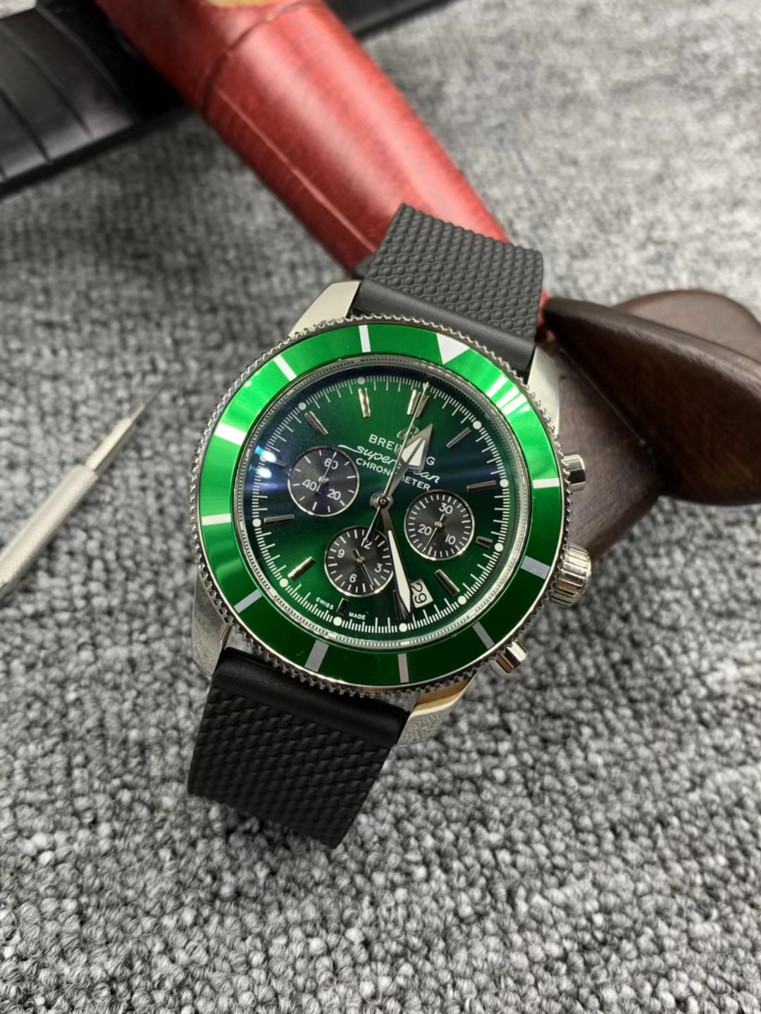 Breitling Superocean Heritage B01 Chronograph 44 Limited Edition Green Dial Black Mesh Bracelet Watch for Men 002