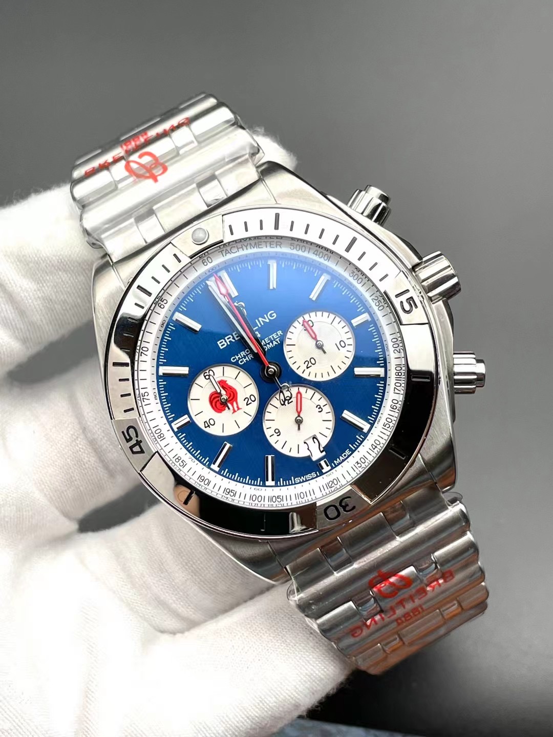 Chronomat B01 42 NFL New York Giants Edition