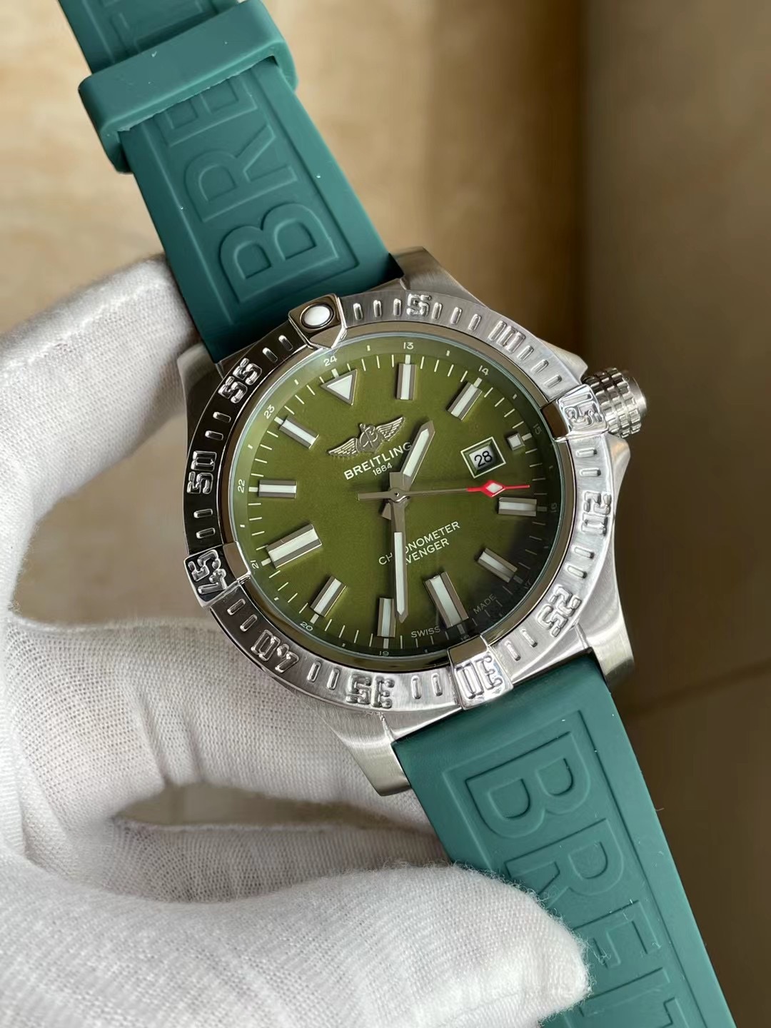 BREITLING Avenger GMT 45 LMTD Edition AUTO Men’s Watch 003