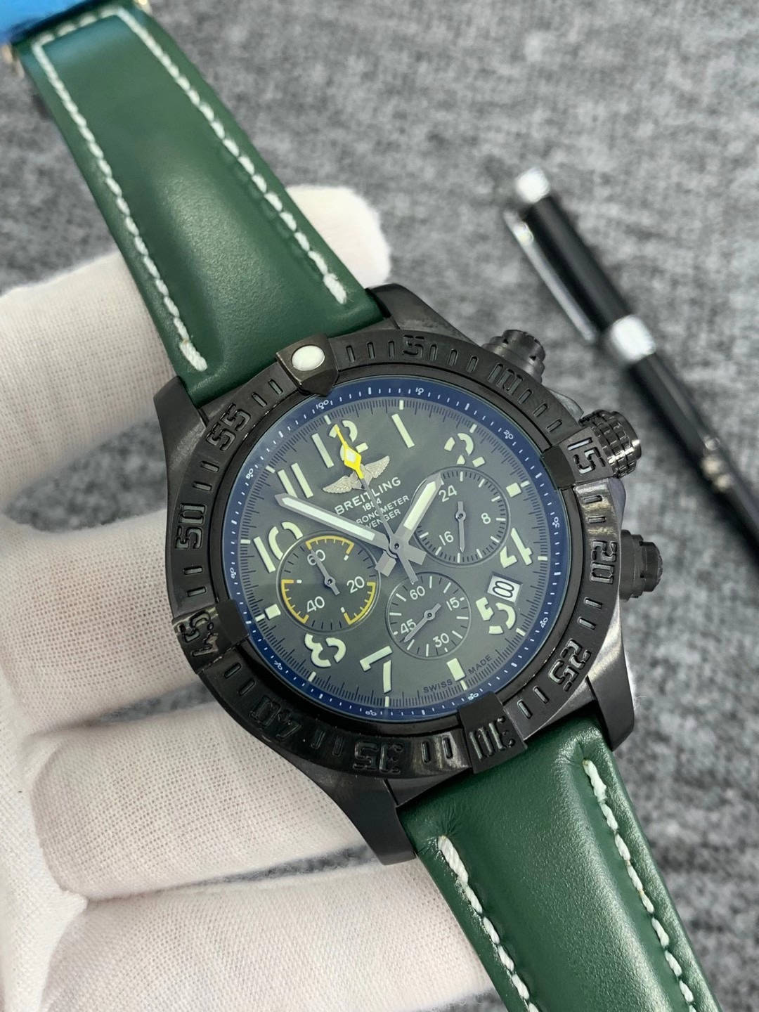 Breitling Chronograph 18K/Stainless Steel Watch 003