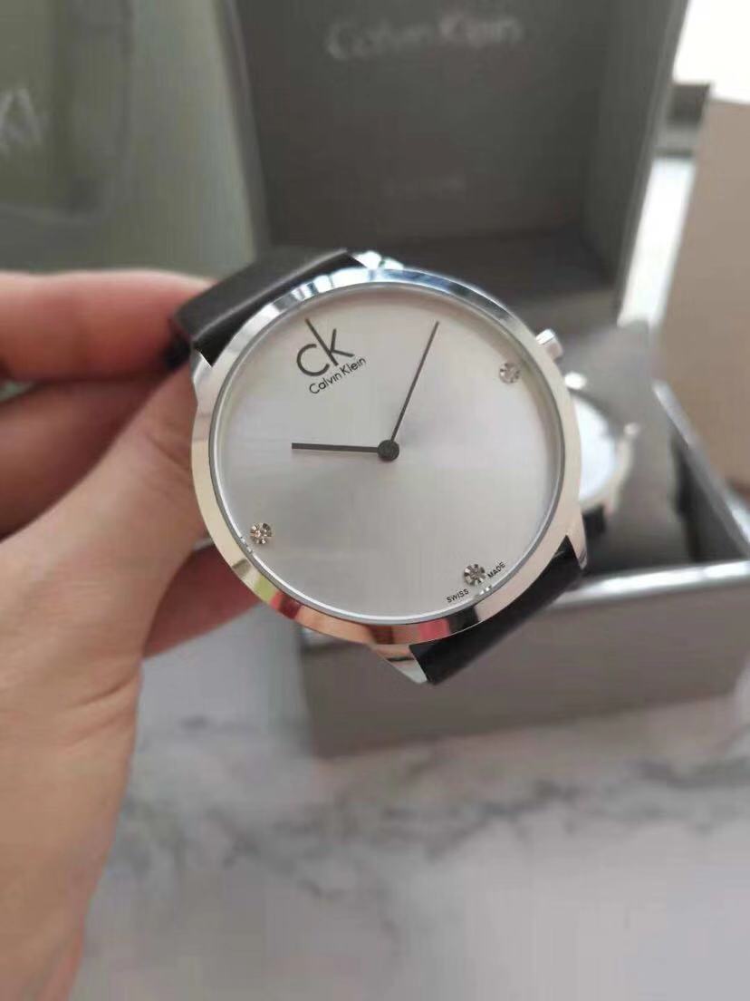 CALVIN KLEIN QUARTZ WHITE DIAL K26211 SWISS MEN’S FULL WORKING CONDITION VINTAGE