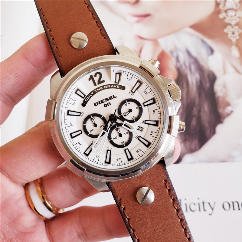 Diesel Mega Chief DZ4280 Chronograph White Dial Men’s Wristwatch