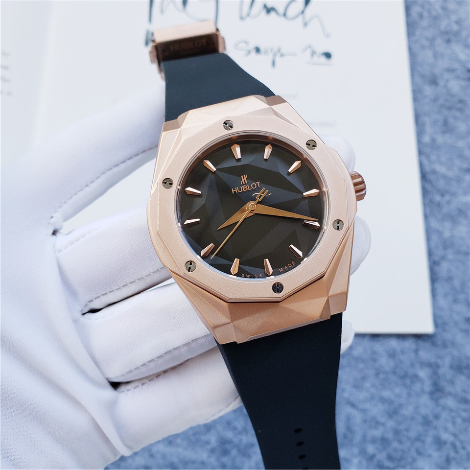 HublotClassic Fusion Orlinski King Gold