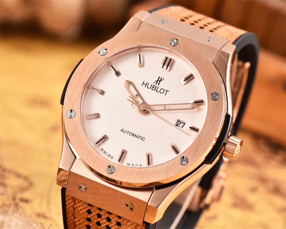 Hublot Classic Fusion White Dial Black Leather Automatic Men’s Watch