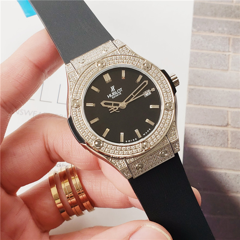 Hublot Classic Fusion Gold 511.PX.1180.RX.1704 45mm