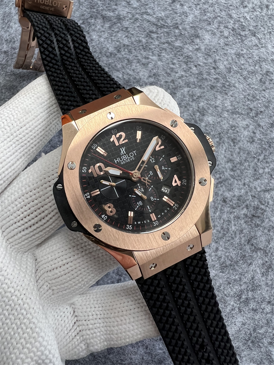 Hublot. A recently serviced 18K rose gold and titanium automatic calendar chronograph wristwatch