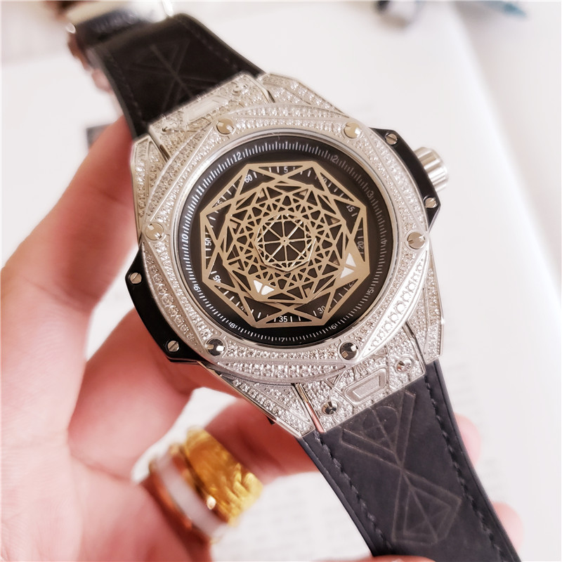 Hublot Big Bang Sang Bleu Automatic Diamond Black Dial Watch Item No. 415.OX.1118.VR.1704.MXM17