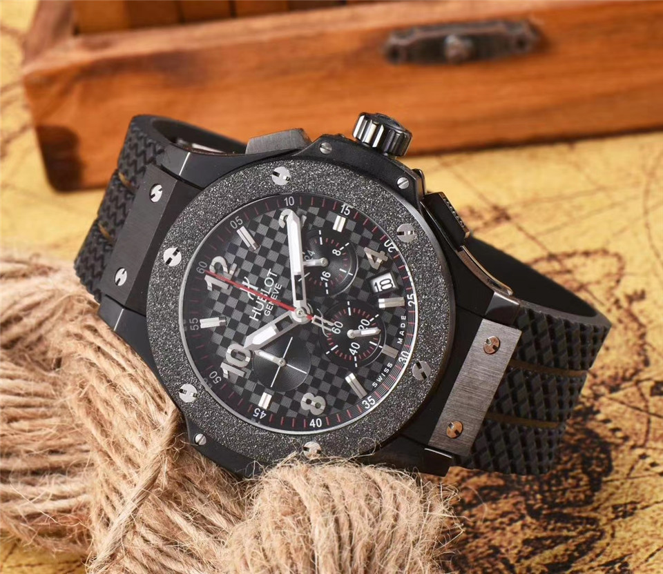 Hublot Big Bang Men’s Black Watch – 301.SB.131.RX – Boxes and Card