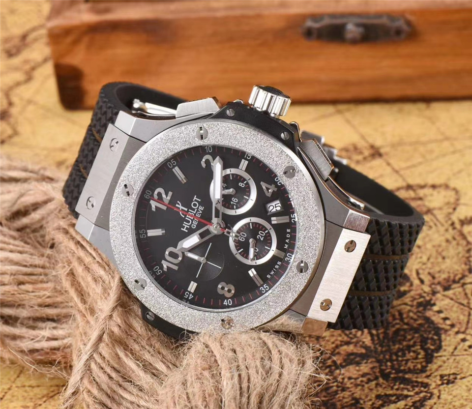 Hublot Big Bang Men’s Black Watch – 301.SB.131.RX –  silver white borde