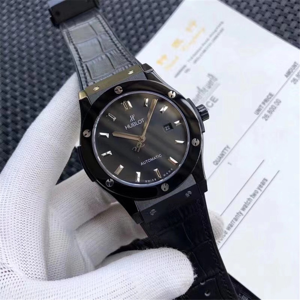Hublot Classic Fusion King 18k Rose Gold  dial black strap