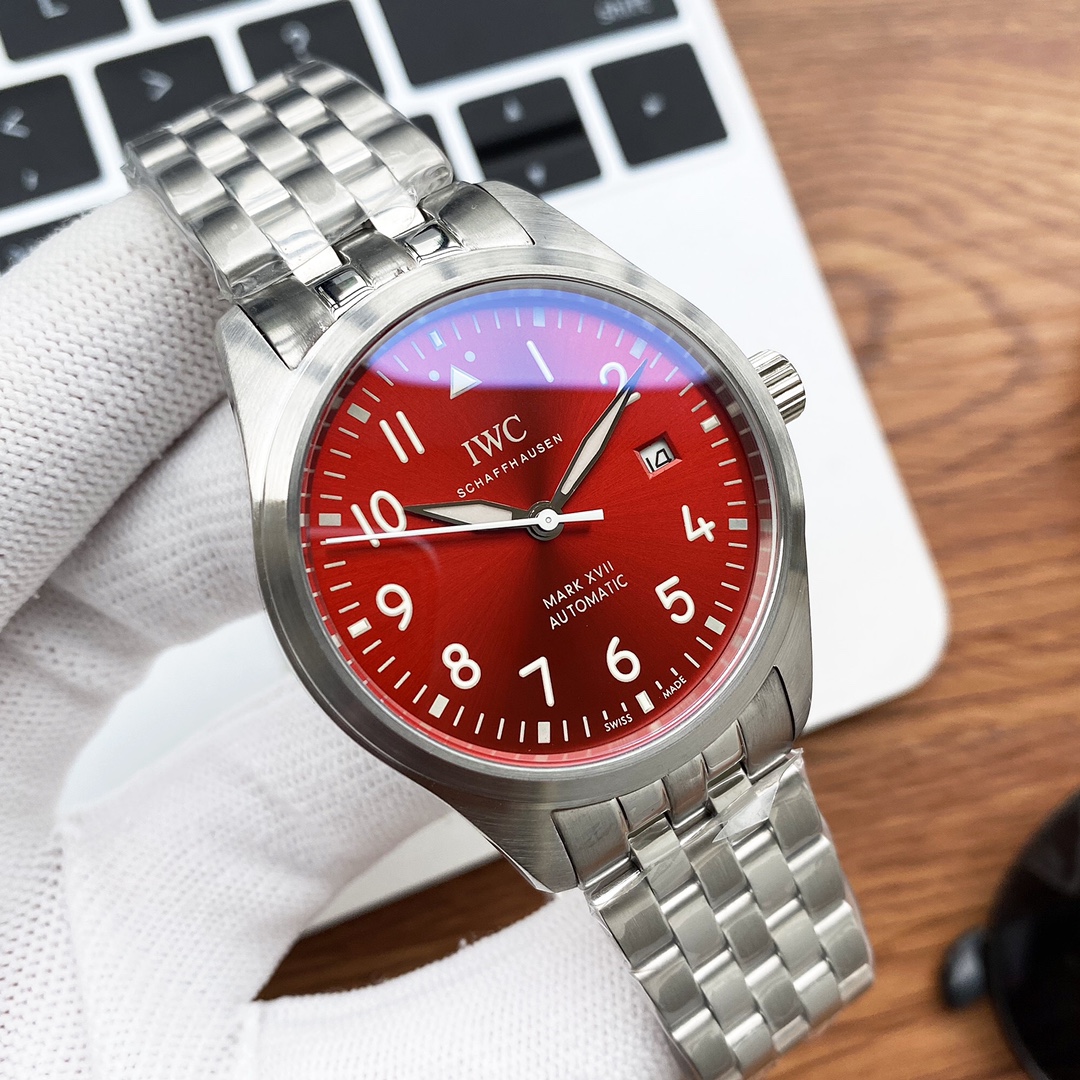 IWC Pilot’s Watch Mark XX Stainless Steel Green Dial 40mm red dial